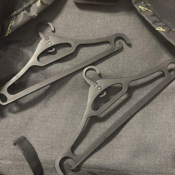 Vintage Oscar De La Renta Garment Bag w/Hangers Included, Padlock & keys, Tag - Picture 7 of 16